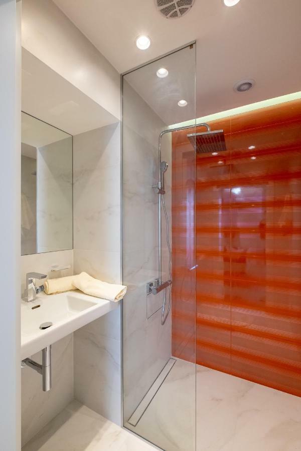 Vitosha Blvd 3-Bedroom, 2-Bathroom Lux Suite Sofia Ngoại thất bức ảnh