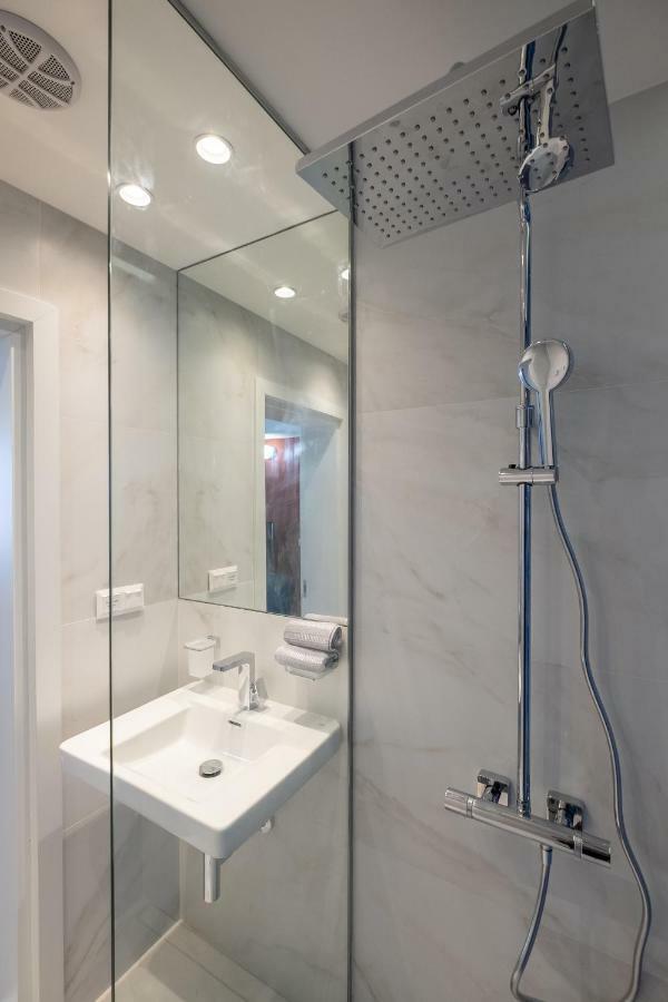 Vitosha Blvd 3-Bedroom, 2-Bathroom Lux Suite Sofia Ngoại thất bức ảnh