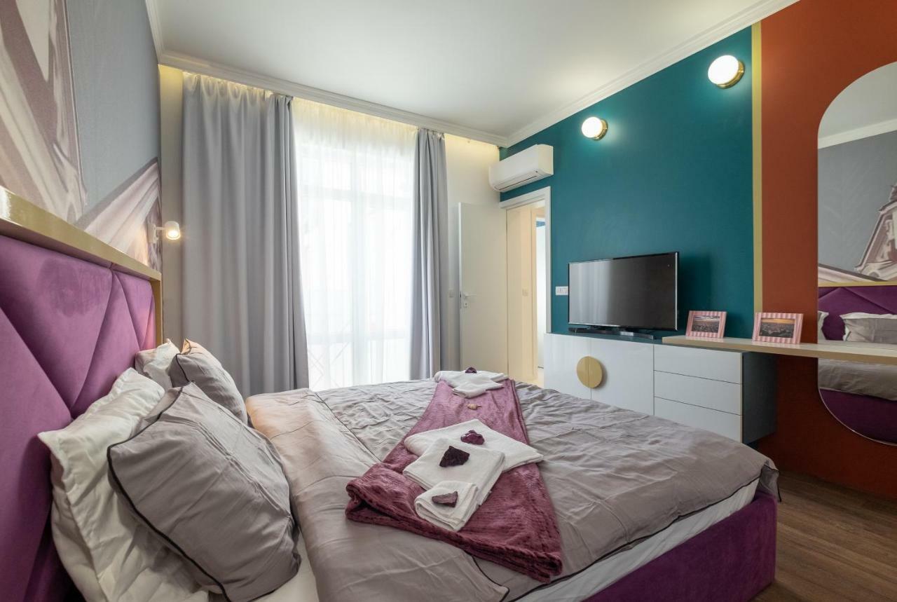 Vitosha Blvd 3-Bedroom, 2-Bathroom Lux Suite Sofia Ngoại thất bức ảnh